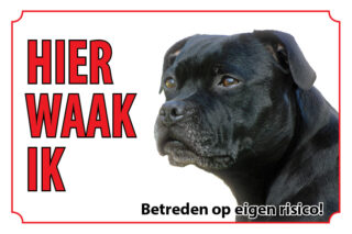 Waakbord Hond Staffordshire Buldog terrier