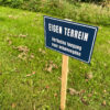 Metalen tekstbord - aluminium bord Eigen terrein zijaanzicht