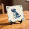 tegel_15x15_Puggle-tegeltje_preview_op_standaard